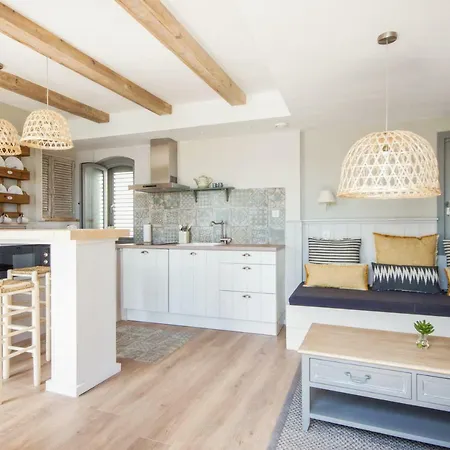 The Beach House Studios & Suites-2